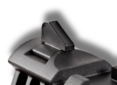 Beyaz gölgeli bir tabanca görüldüğü için ön tarafa haber verin.