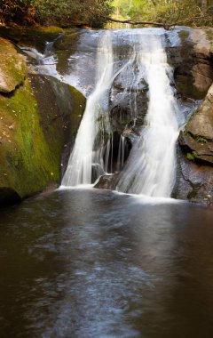 Kuzey Carolina 'daki Stone Mountain State Park Dul Şelalesi