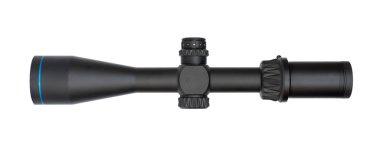 Aşağıdan izole edilmiş beyaz bir tüfek için yüksek güç dürbünü