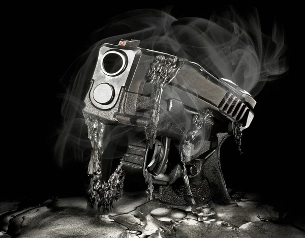 从3D打印出来的聚合物手枪的概念 — 图库照片