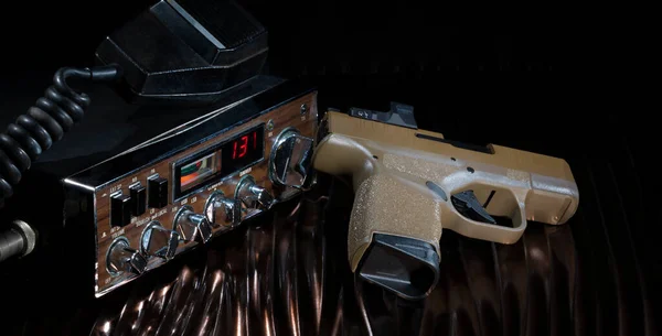 Sideband Radio Dua Arah Saluran Dengan Pistol Semi Otomatis — Stok Foto