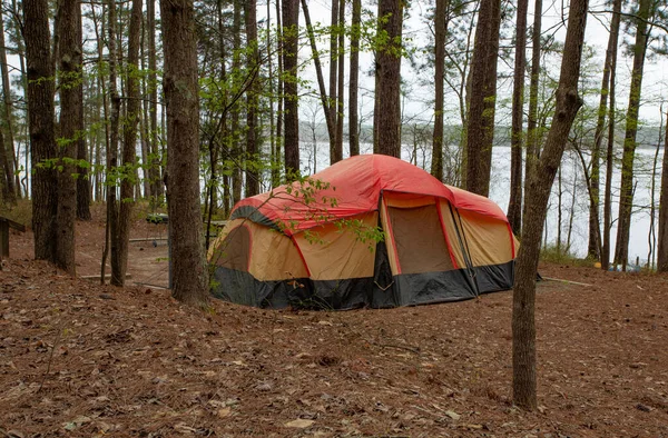 Желтый Оранжевый Палатки Северной Каролине — стоковое фото