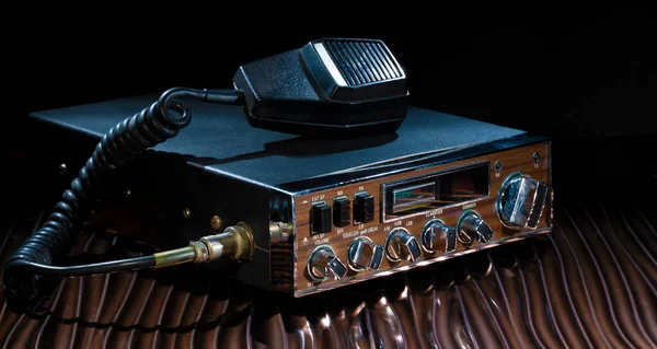 Sideband Rádio Uma Superfície Bronze Ondulado Colorido — Fotografia de Stock