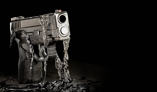 Pritning Una Pistola Sobre Fondo Negro — Foto de Stock