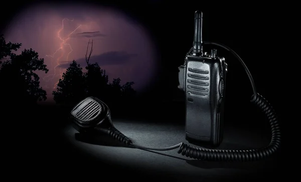 Microfone Rádio Bidirecional Com Tempestade Aproximando — Fotografia de Stock
