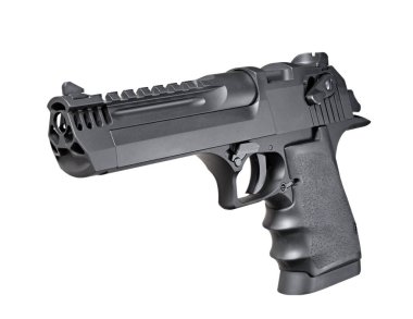 Beyaz arka planda izole edilmiş büyük yarı otomatik tabanca.