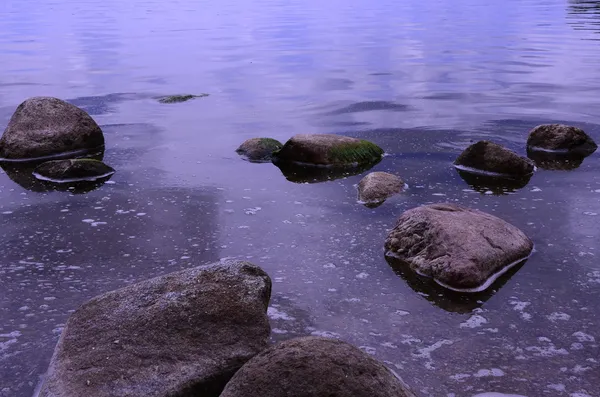 Steine unter Wasser — Stockfoto