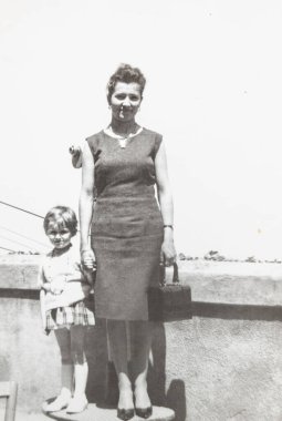 Terni, İtalya 15 Haziran 1940: 40 'larda bir kadın ve çocuğun portresi