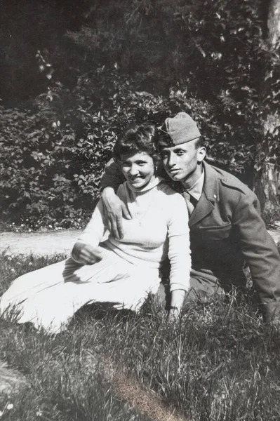 Óstia Itália Agosto 1960 Retrato Militar Cara Namorada — Fotografia de Stock