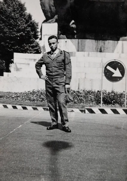 Terni Włochy Marsz 1960 Portret Wojskowego Pozowania Lat Tych — Zdjęcie stockowe
