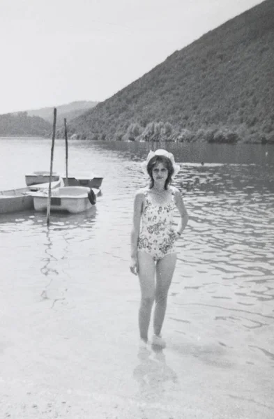 Piediluco Italie Juin 1960 Portrait Personnes Bord Lac Dans Les — Photo