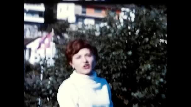 Lucerna Ελβετία 1960 Οικογένεια Στο Μήνα Του Μέλιτος Στη Λουκέρνη — Αρχείο Βίντεο