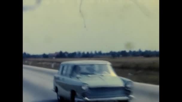 Luzern Schweiz März 1965 Luzern Schweizer Staatsstraße Mit Vorbeifahrenden Autos — Stockvideo