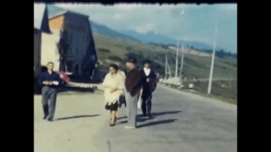 Val Gardena, İtalya 17 Mart 1960: 60 'larda Val Gardena' da tatilde olan aileler