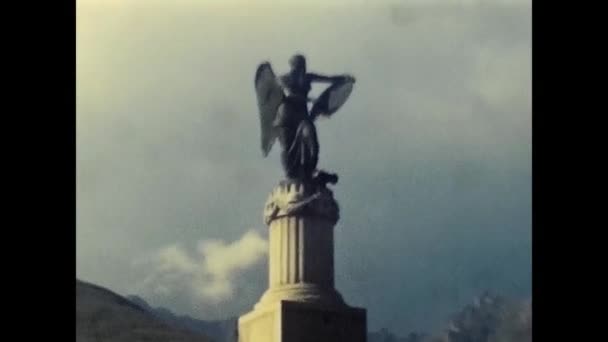 1960年3月17日イタリアのヴァル ガーデナ60年代のヴァル ガーデナ記念碑 — ストック動画
