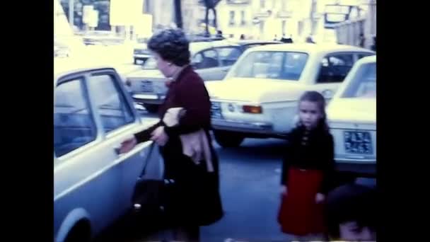 Palermo Italy March 1965 Children Playing Piazza Independence Palermo 60S — Stock Video