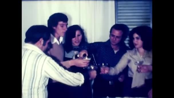 Palermo Italia Marzo 1970 Cumpleaños Familiar Una Mujer Los Años — Vídeo de stock