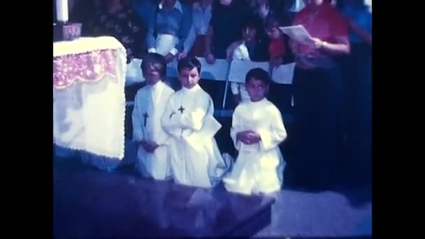 Escena Ceremonia Primera Comunión Cristiana Los Años — Vídeo de stock