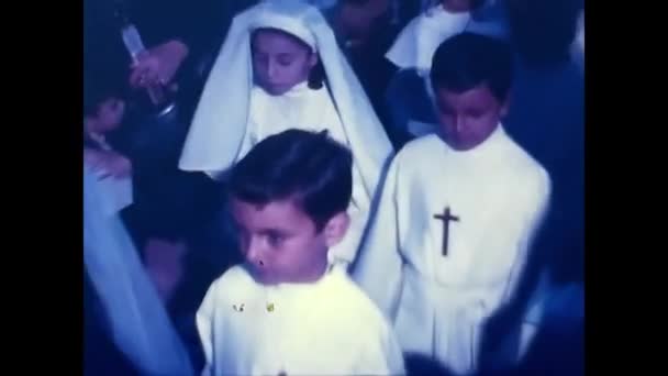 七十年代第一次基督教圣餐仪式的场景 — 图库视频影像