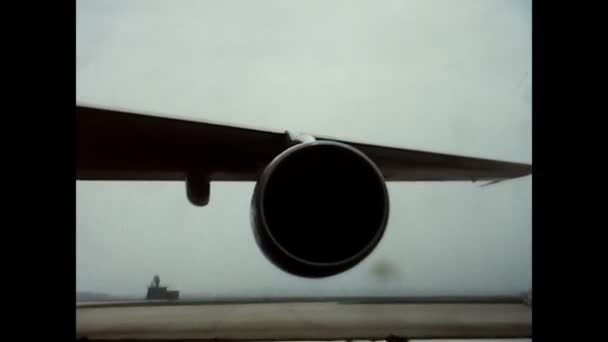 Primo Piano Una Turbina Aeroplano Appena Atterrato Anni — Video Stock