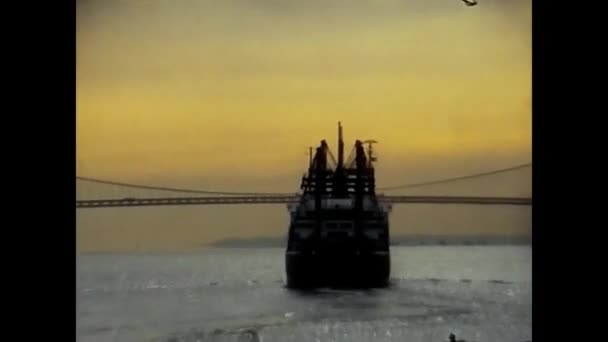 Κρουαζιερόπλοιο Στη Νέα Υόρκη Στη Θάλασσα 70S — Αρχείο Βίντεο