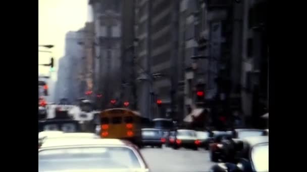 Verkeer Straat New York 70S — Stockvideo