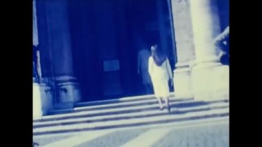 Roma, İtalya 29 Mayıs 1981: Roma 'yı Kadın Turist Ziyareti, Roma' da Seyahat 80 'ler