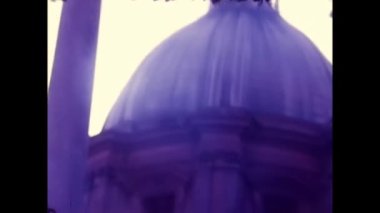 Roma, İtalya 29 Mayıs 1981: Piazza Navona 'da Fontana dei Fiumi manzarası