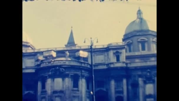 ローマ イタリア1981年5月29日 トラヤヌスの列 大聖堂ウルピア 聖母マリア教会1980年代ローマのトラヤヌス フォーラム — ストック動画