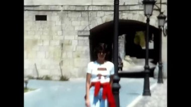 Athene, Mısır 27 Haziran 1979: Yaz tatilleri sırasında turist kadın