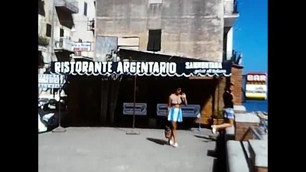 Argentario Τοσκάνη Ιουνίου 1970 Γυναίκες Διακοπές Περιδιαβαίνουν Καταστήματα Argentario Της — Αρχείο Βίντεο