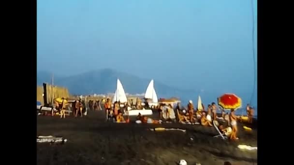 Orbetello Toscano Junio 1970 Playa Baño Con Gente Orbetello Desde — Vídeo de stock