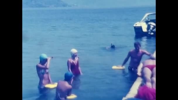 Elba Italy Juli 1970 Elba Och Människor Kajen Simma 1970 — Stockvideo