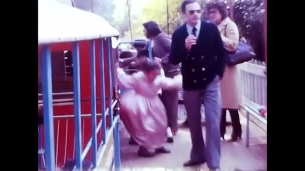 Palermo Italië April 1960 Kinderen Het Park Trein Jaren — Stockvideo