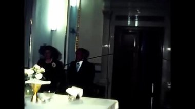 Palermo, İtalya Mayıs 1970: 70 'lerdeki kilise sahnesinde düğün töreni