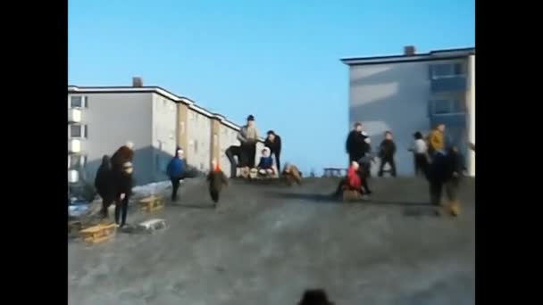 Palermo Talya Aralık 1960 1960 Lardan Kar Kızaklarındaki Insanlar — Stok video