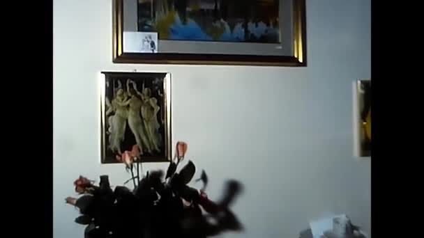 Παλέρμο Ιταλία Νοεμβρίου 1980 Νύφη Μένει Στο Σπίτι Και Κοιτάζει — Αρχείο Βίντεο