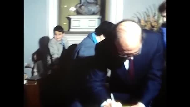 Palermo Italien November 1980 Heiratsakt Der Unterschriften Von Ehepartnern Und — Stockvideo