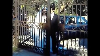Palermo, İtalya 22 Kasım 1980: 80 'lerde parkta evli bir çift