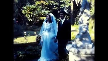 Palermo, İtalya 22 Kasım 1980: 80 'lerde parkta evli bir çift