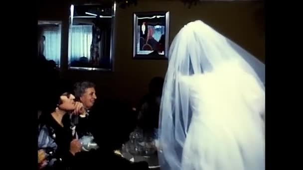 Παλέρμο Ιταλία Νοεμβρίου 1980 Γάμο Δείπνο Σκηνή Στο Εστιατόριο Στη — Αρχείο Βίντεο