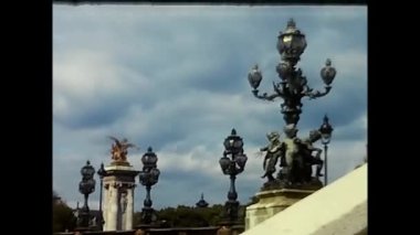 Paris, Fransa 18 Mart 1960: Alexander Brdge 60 'lardan turistlerle Paris' te