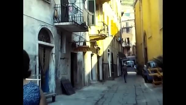 リグーリア州 イタリア1980年8月17日 人と路地5 Terre Liguria — ストック動画
