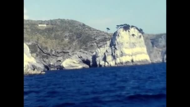Liguria Talya Ağustos 1980 Lerin Terrinde Tekneyle Ziyaret Edilecek Mağaralar — Stok video