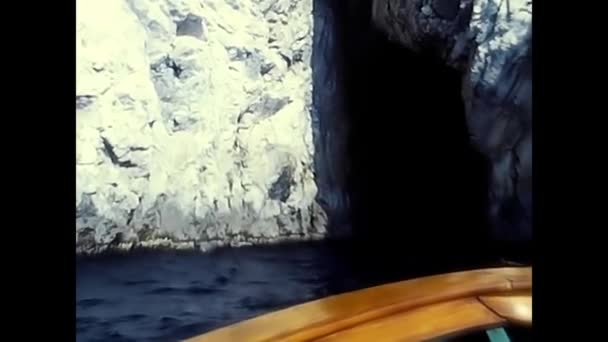 Ligurie Italie Août 1980 Grottes Visiter Bateau Dans Les Terre — Video