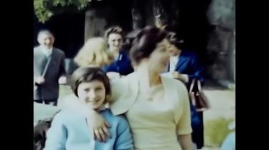 Palermo, İtalya Mart 1950: 1950 'lerde çocuklar ve anneler okuldan atıldı