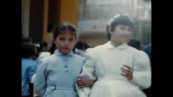 Palermo Itália Março 1950 Menina Vestido Formal Branco Para Cerimônia — Vídeo de Stock