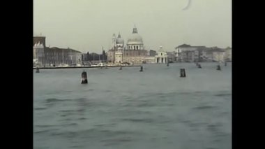 Venedik, Venedik 24 Mayıs 1980: Venedik 'in 1980' lerdeki görüntüleri gondolla ve gemiyle