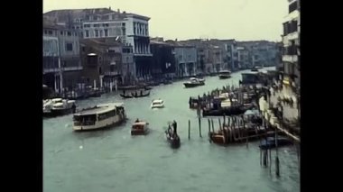 Venedik, Venedik 24 Mayıs 1980: Venedik 'in 1980' lerdeki görüntüleri gondolla ve gemiyle