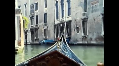 Venedik, Venedik 24 Mayıs 1980: Venedik 'in 1980' lerdeki görüntüleri gondolla ve gemiyle